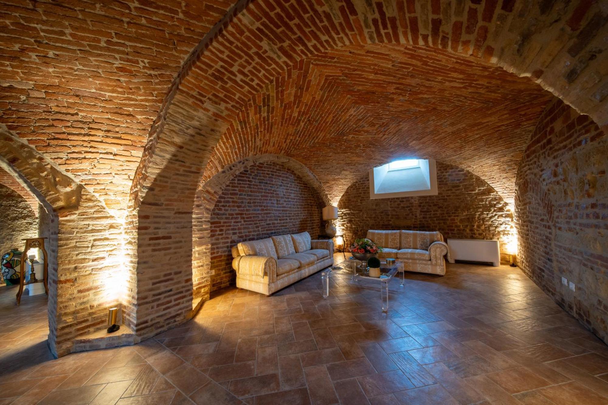 Terruggia Cascina Baronina Bed & Breakfast エクステリア 写真