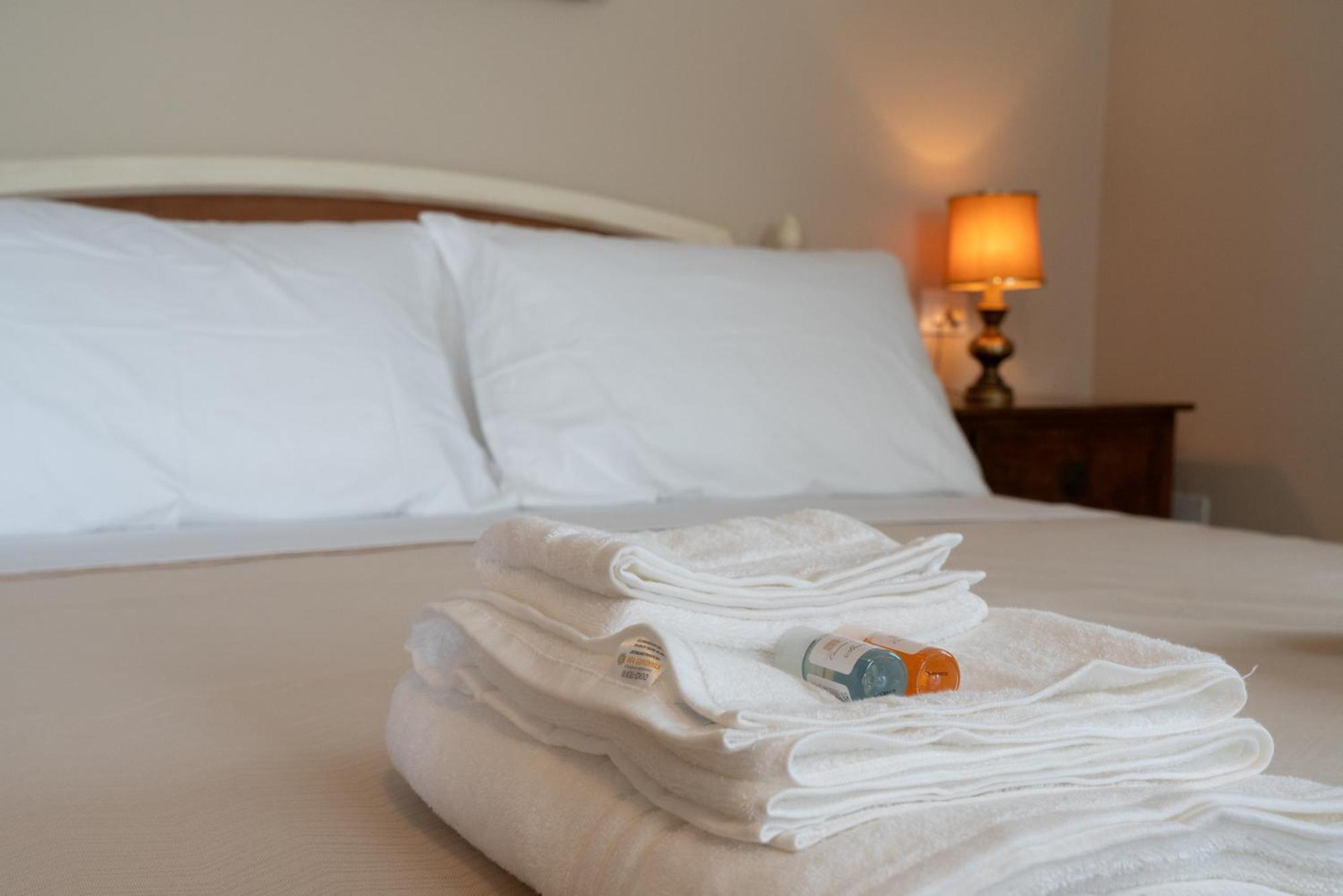 Terruggia Cascina Baronina Bed & Breakfast エクステリア 写真